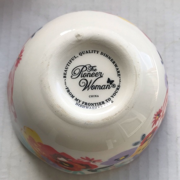 Set Of 3 Pioneer Woman “Flea Market”Scalloped Edge Measuring Cups - Picture 5 of 9